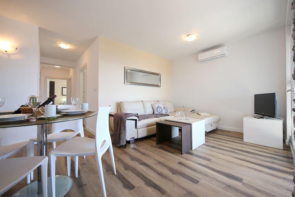 Oleandra Apartments Drage Exterior photo