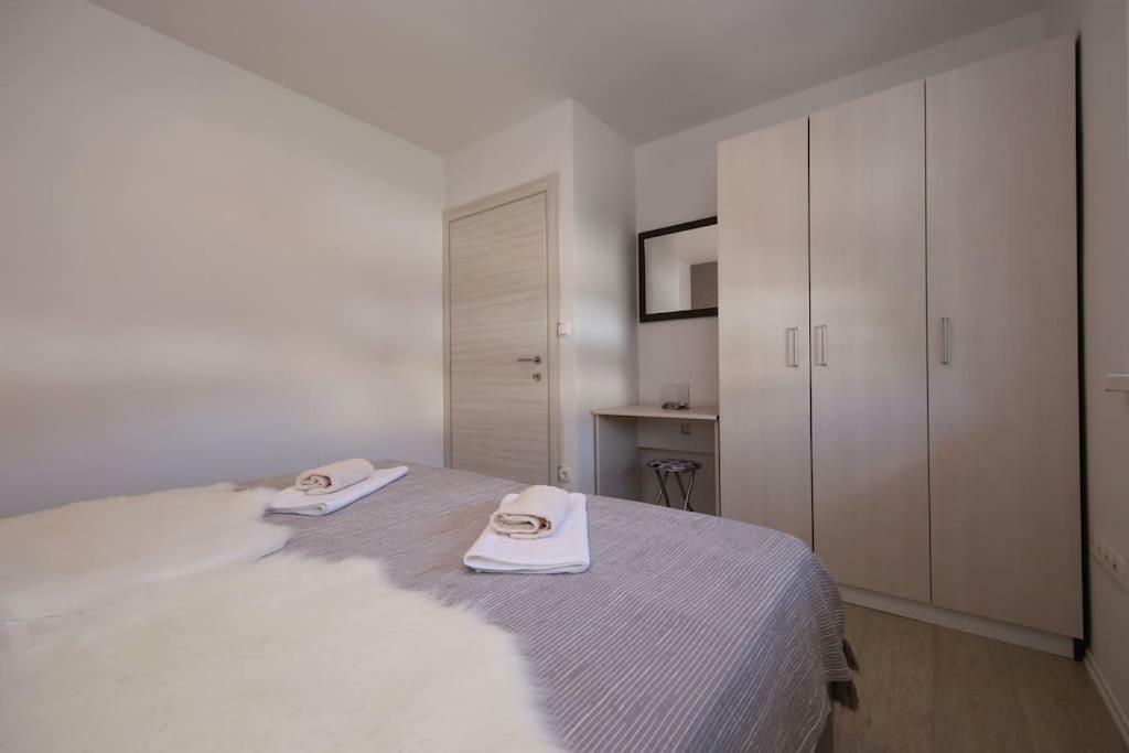 Oleandra Apartments Drage Exterior photo